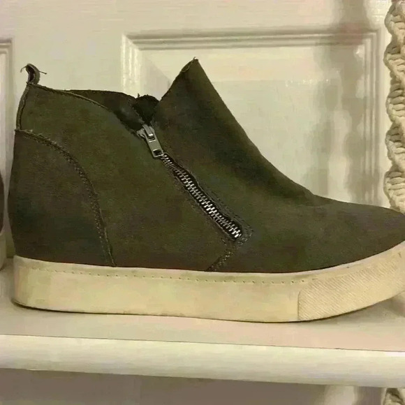 Zipper Sided Dark Grey Slip-On Shoes - Picture 9 of 9